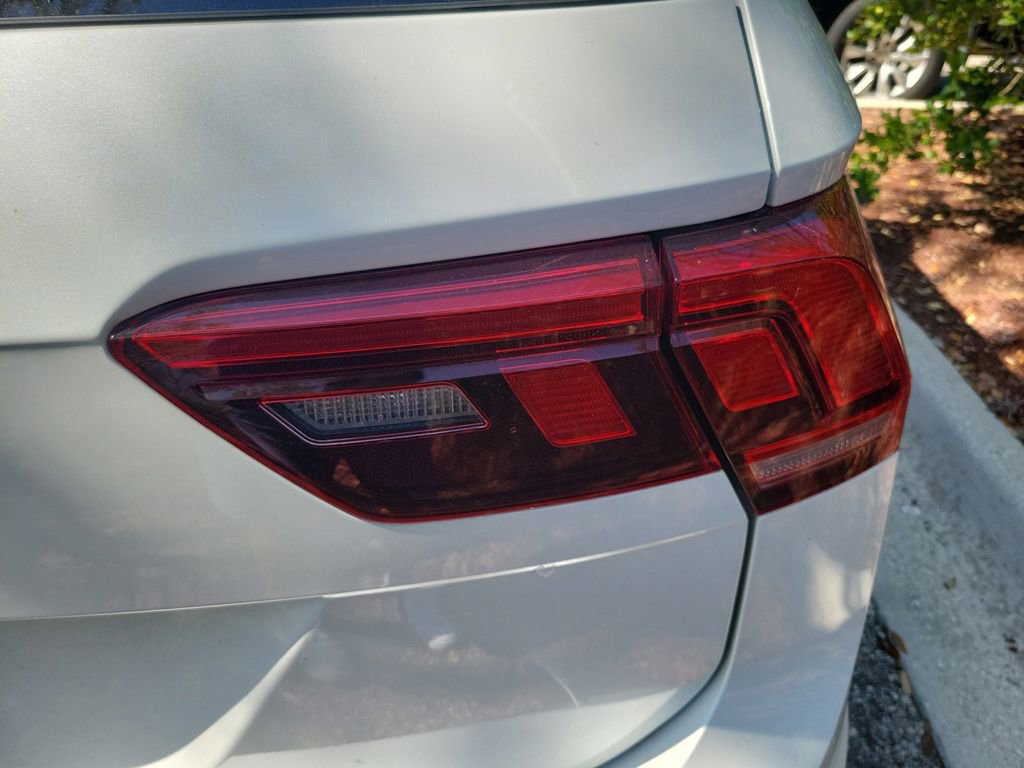 Used 2024 Volkswagen Tiguan SE R-Line image 10