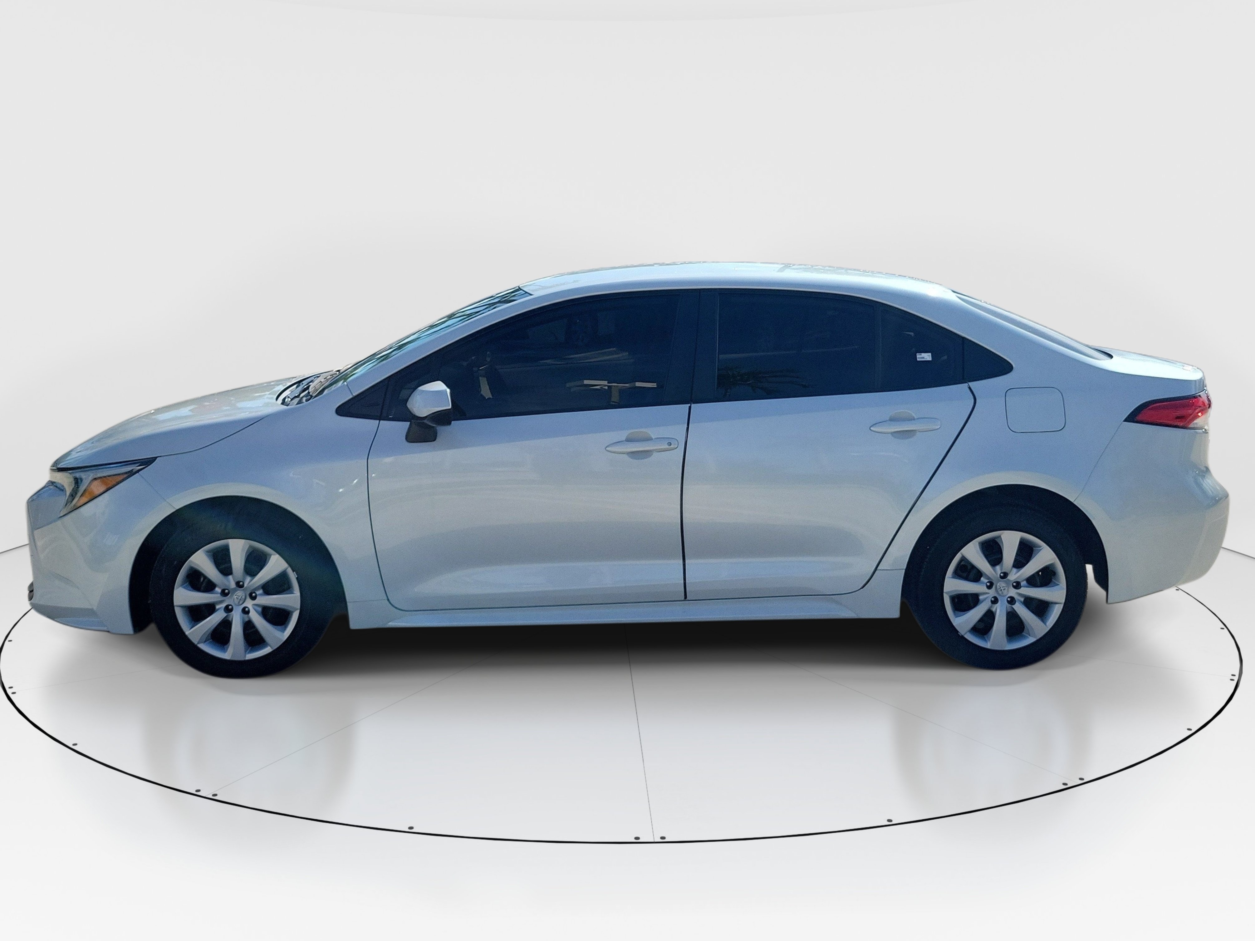 Certified 2024 Toyota Corolla LE FWD image 4