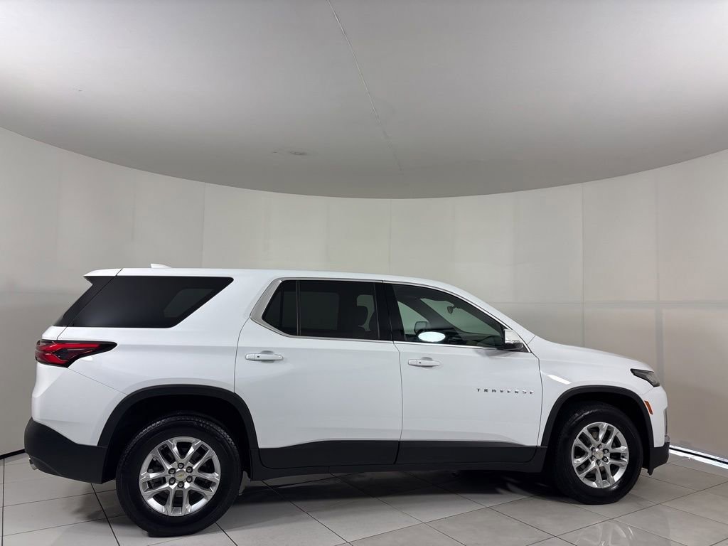 Used 2023 Chevrolet Traverse LS w/ Safety Package image 5