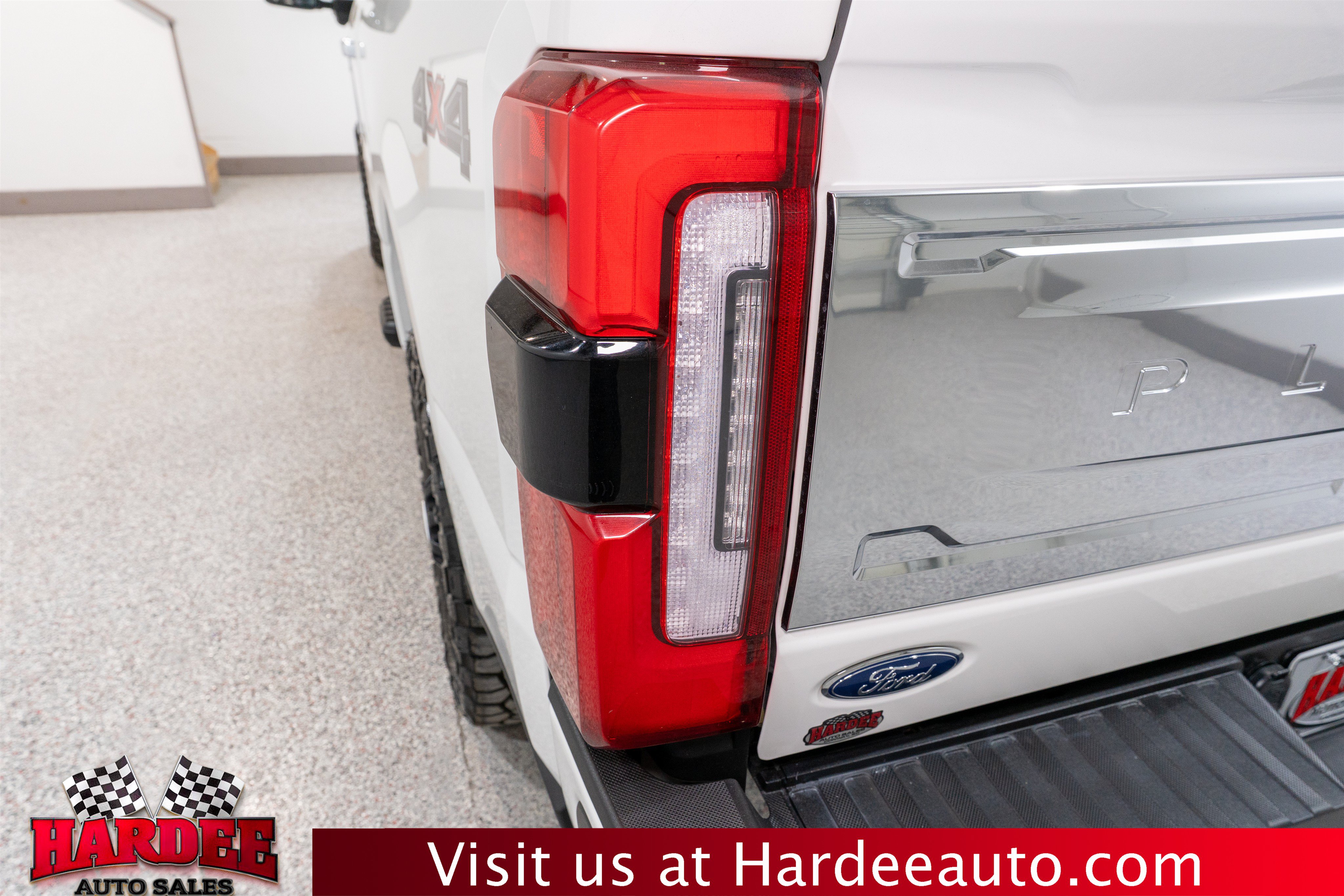 Used 2024 Ford F350 Platinum AWD/4WD image 9