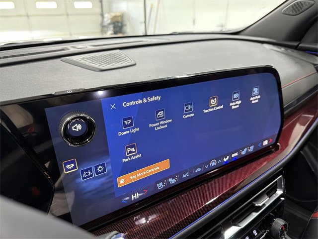 New 2026 Chevrolet Traverse RS w/ LPO, Floor Liner Package image 33