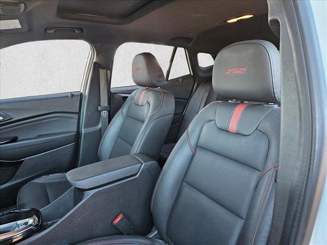 Used 2024 Chevrolet Trax RS w/ Sunroof Package image 18