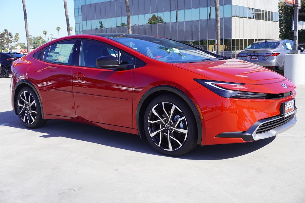 New 2026 Toyota Prius Plug-In Hybrid FWD image 3