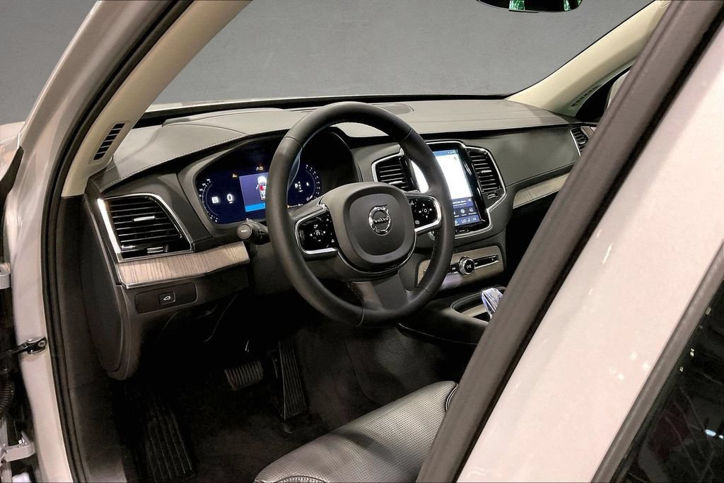 Certified 2024 Volvo XC90 B6 Ultimate w/ Protection Package Premier AWD/4WD image 18