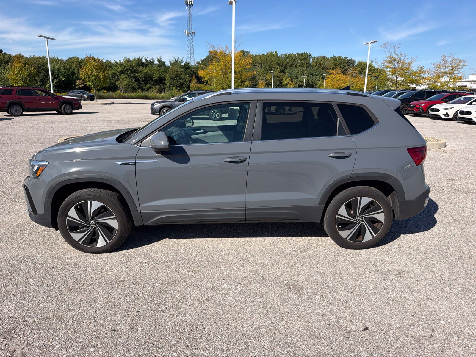 Used 2024 Volkswagen Taos SE AWD/4WD image 5