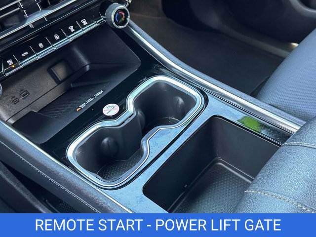 Certified 2025 Chevrolet Traverse LT FWD image 7