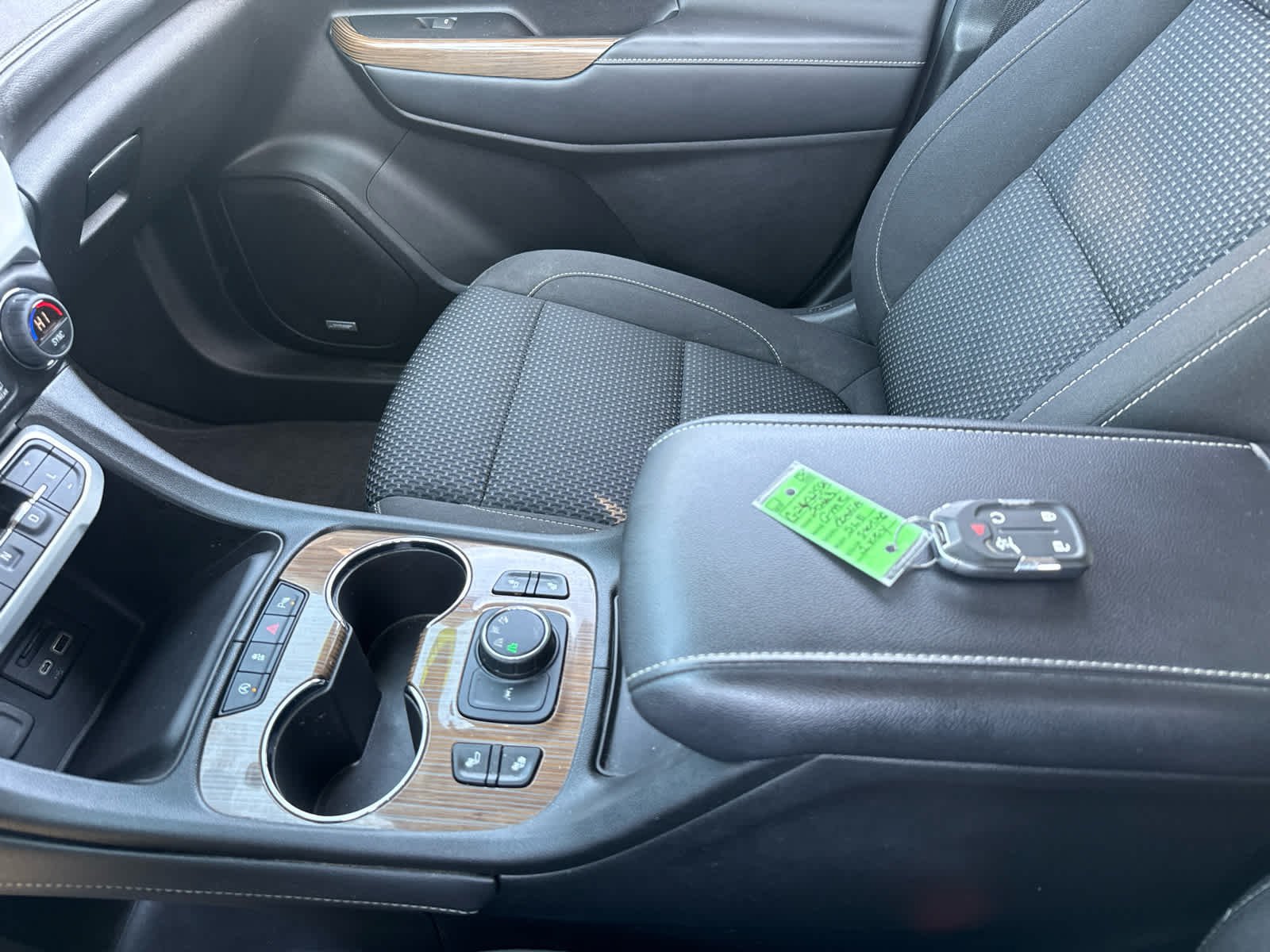 Certified 2023 GMC Acadia SLE w/ Driver Convenience Package AWD/4WD image 19