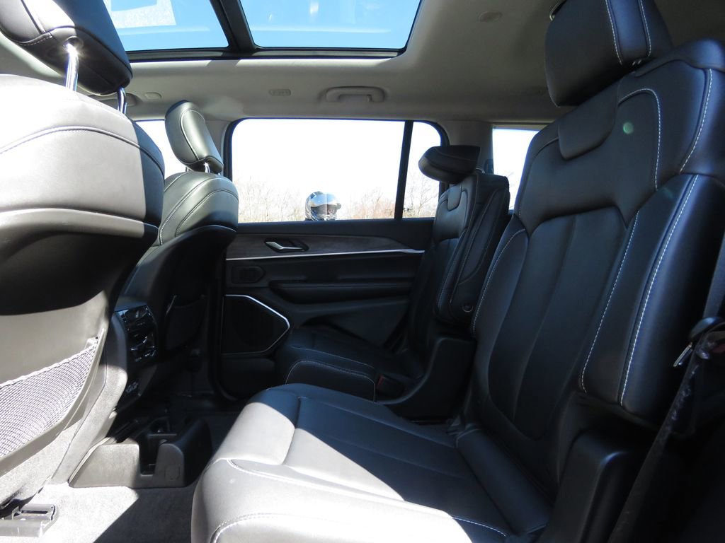 Used 2022 Jeep Grand Cherokee L Limited AWD/4WD image 21