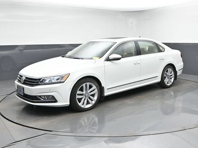 Used 2016 Volkswagen Passat 3.6 SEL Premium FWD image 4