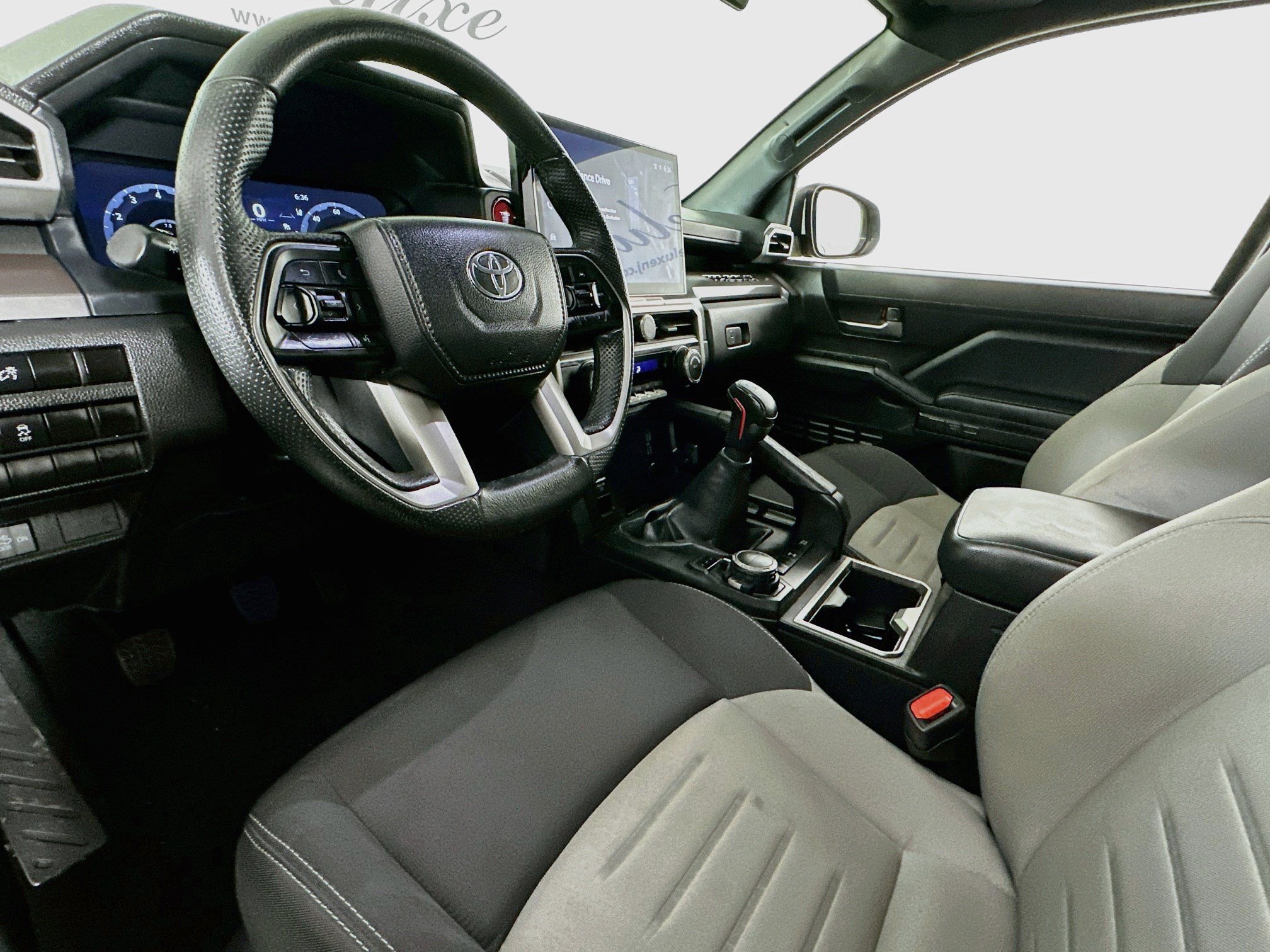 Used 2024 Toyota Tacoma TRD Off-Road AWD/4WD image 7