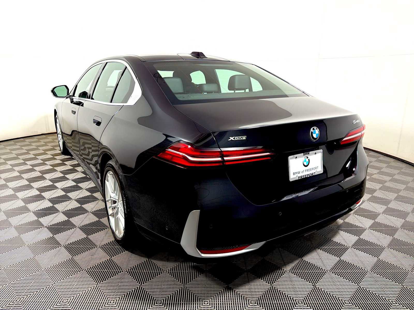 Used 2024 BMW 540i xDrive w/ Convenience Package AWD/4WD image 5