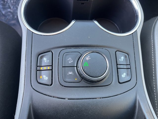 Used 2024 GMC Terrain SLT image 30