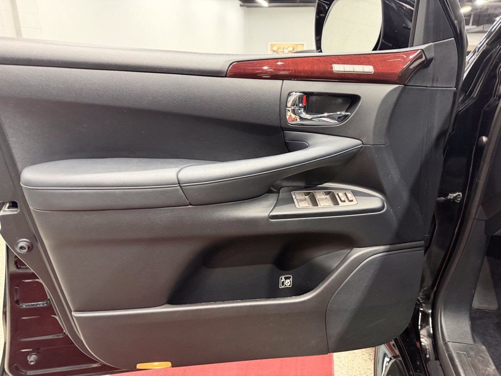 Used 2014 Lexus LX 570 4WD image 18