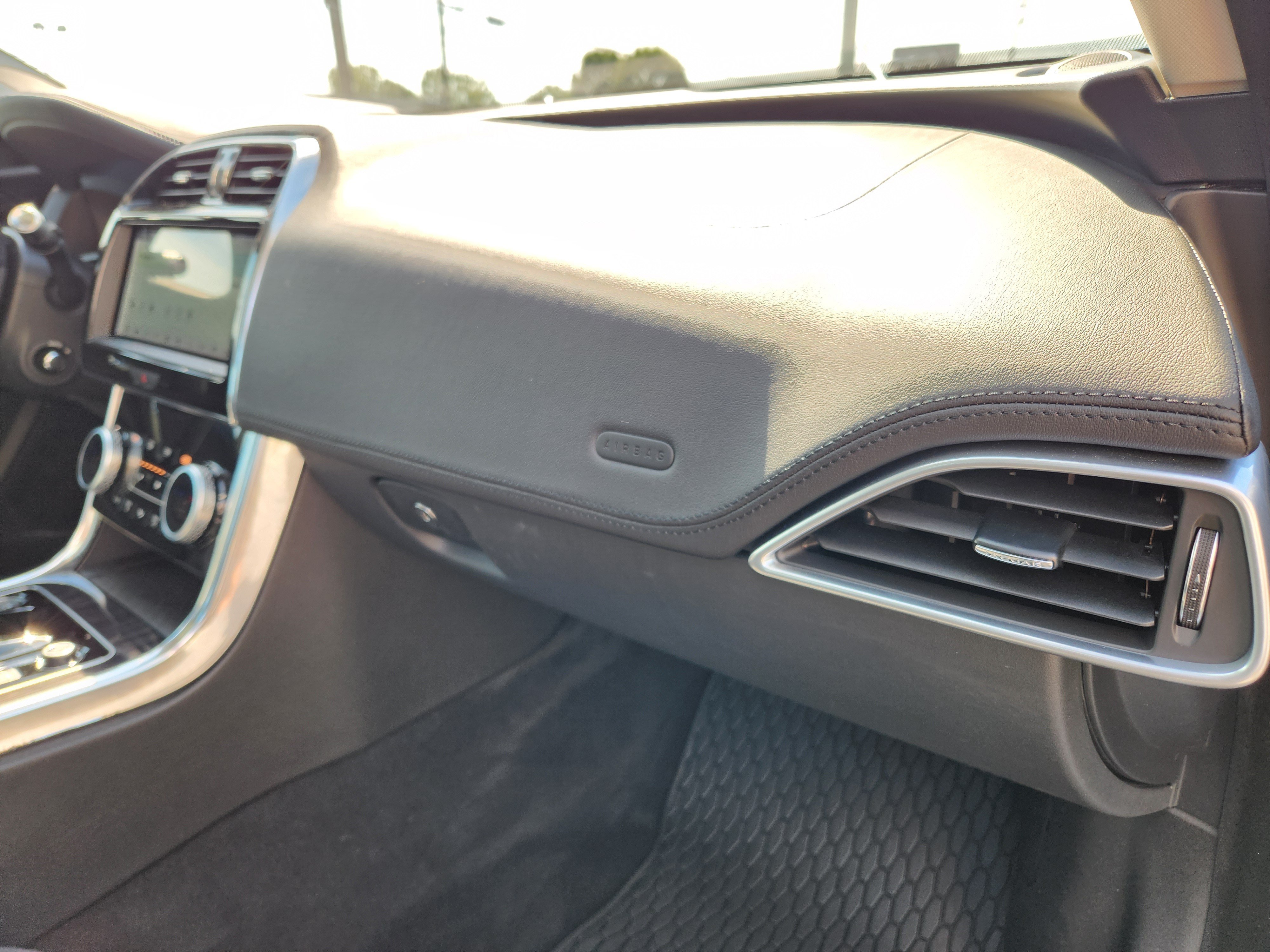 Used 2020 Jaguar XE S AWD/4WD image 17