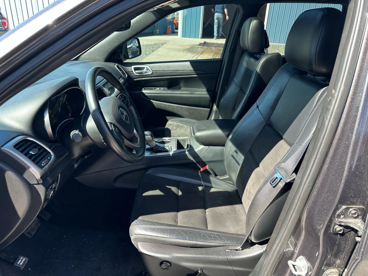 Used 2019 Jeep Grand Cherokee Altitude AWD/4WD image 11