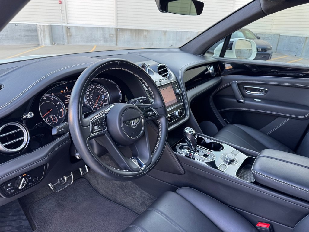 Used 2019 Bentley Bentayga AWD/4WD image 11