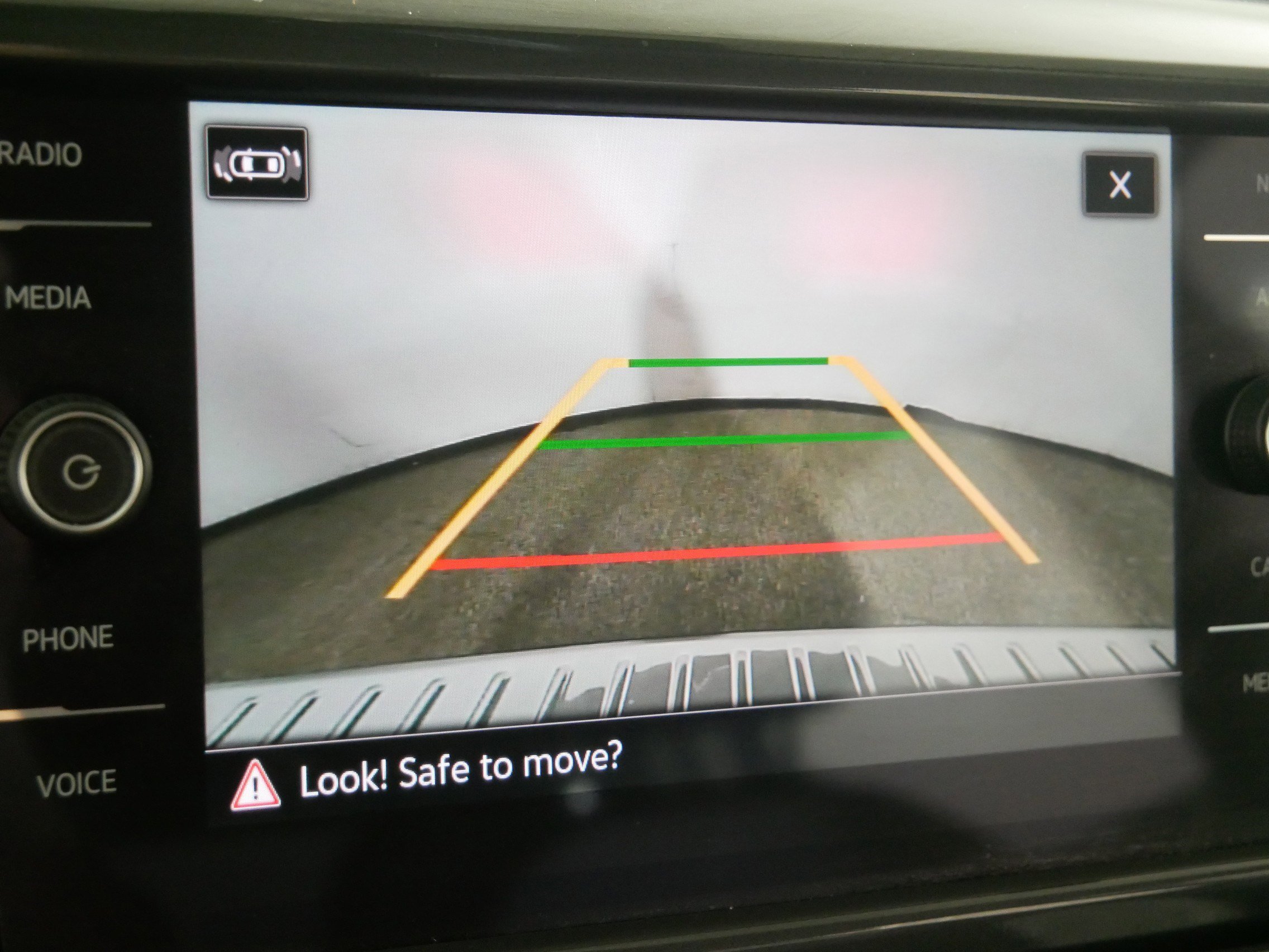 Used 2023 Volkswagen Taos SEL image 33