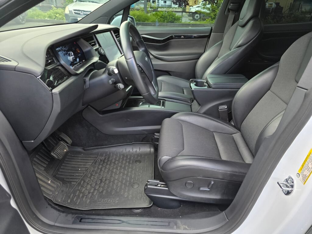 Used 2018 Tesla Model X 75D AWD/4WD image 21