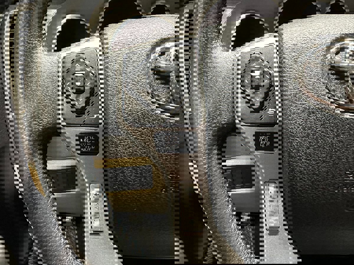 Used 2016 Toyota Sequoia SR5 image 32