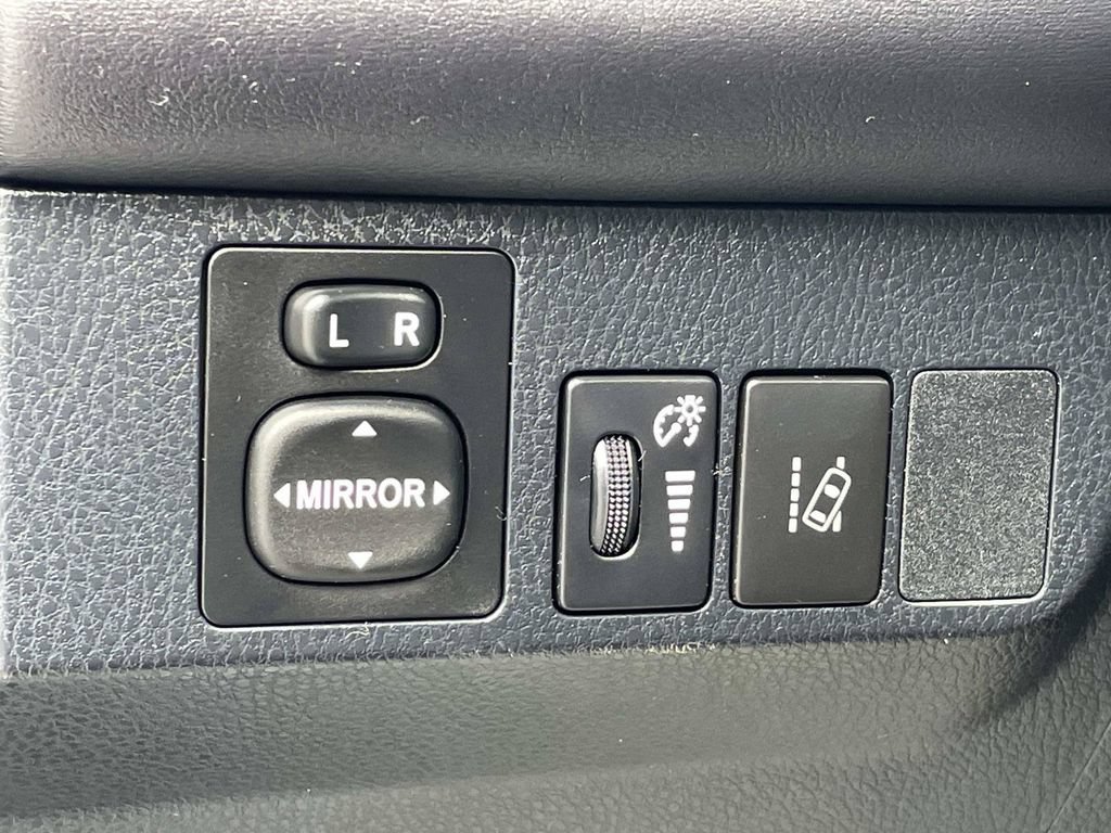 Used 2017 Toyota RAV4 SE AWD/4WD image 24