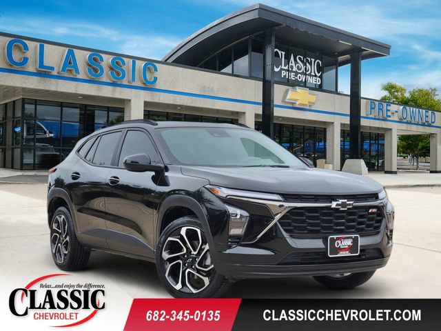 Used 2025 Chevrolet Trax RS w/ Driver Confidence Package FWD image 1