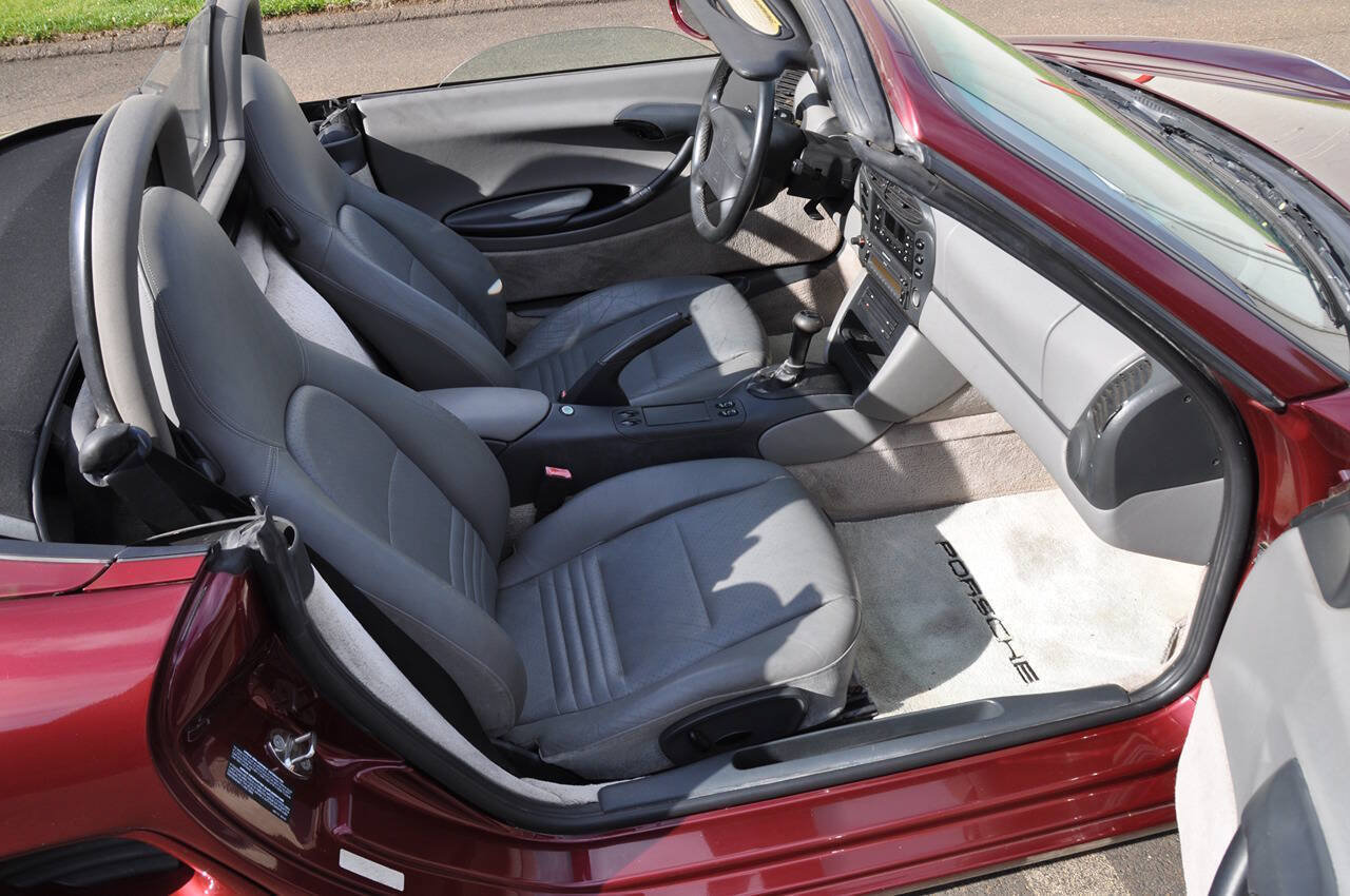 Used 1997 Porsche Boxster RWD image 32