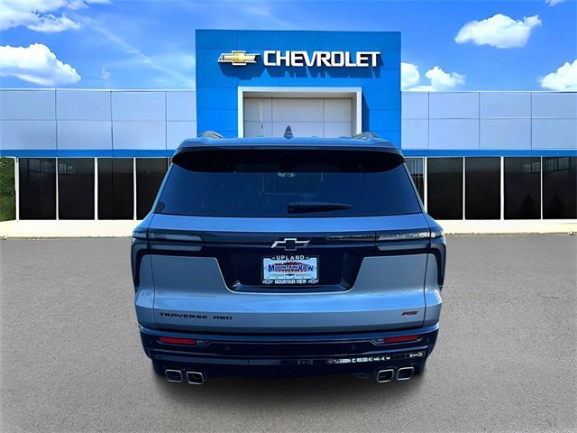 Used 2025 Chevrolet Traverse RS image 4