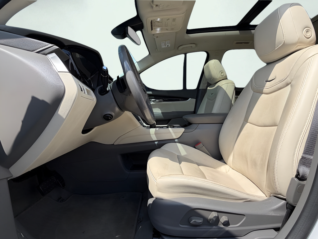 Used 2020 Cadillac XT6 Premium Luxury FWD image 16