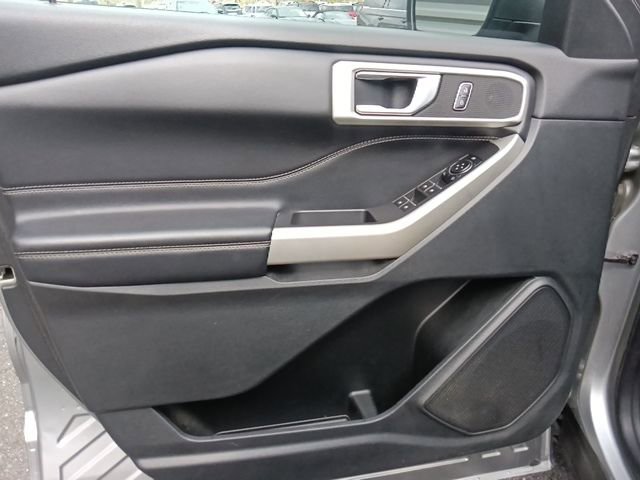 Certified 2022 Ford Explorer XLT w/ Class IV Trailer Tow Package image 11