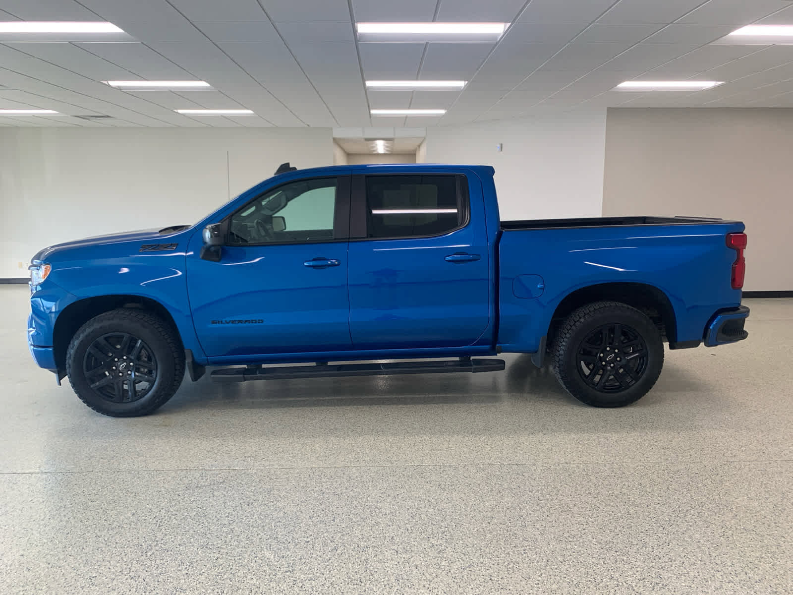 Used 2023 Chevrolet Silverado 1500 RST AWD/4WD image 10
