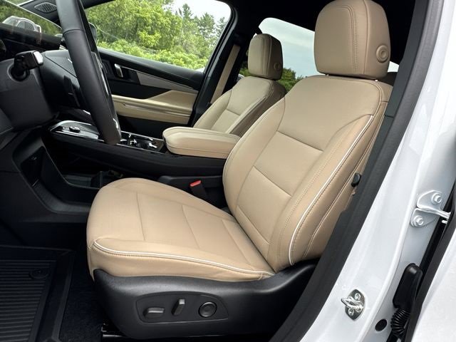 New 2026 Buick Enclave Preferred w/ LPO, Floor Liner Package image 19