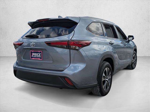 Certified 2024 Toyota Highlander XLE image 5