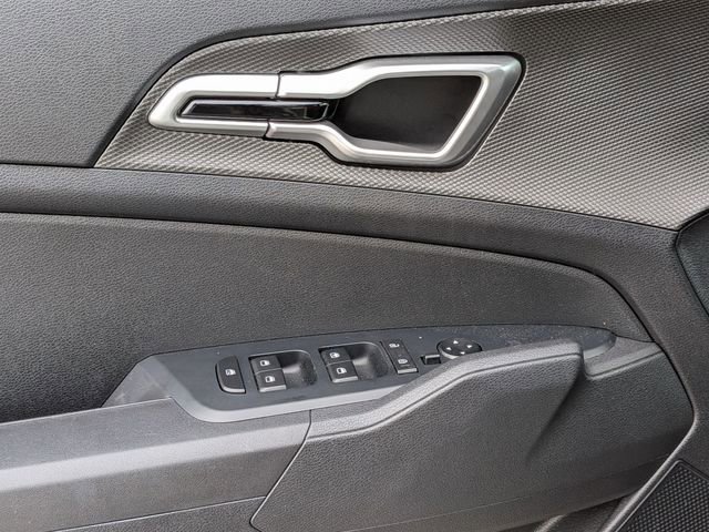 Used 2025 Kia Sportage LX FWD image 11