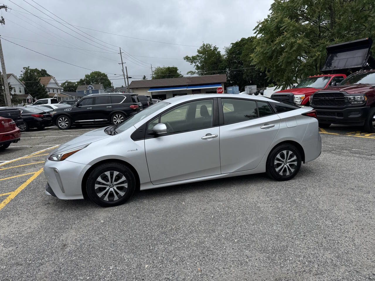 Used 2019 Toyota Prius LE AWD/4WD image 28