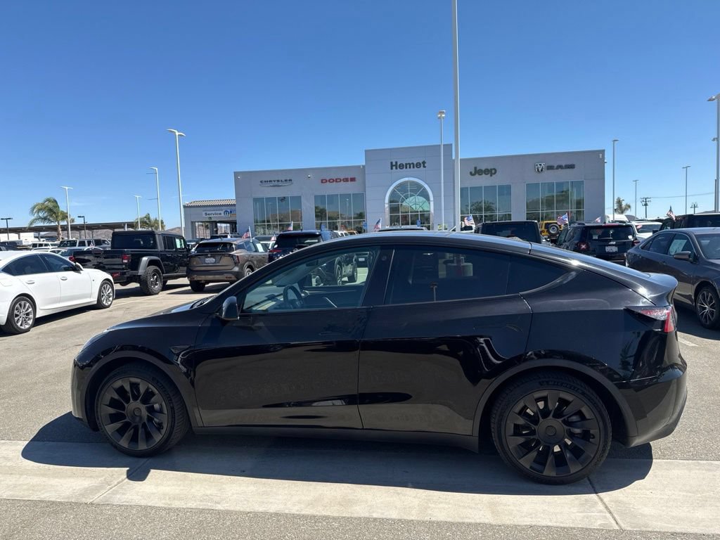 Used 2023 Tesla Model Y Long Range AWD/4WD image 5