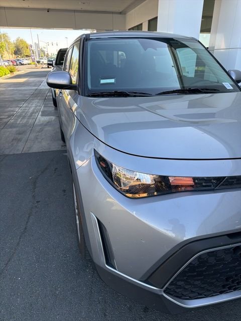 Used 2025 Kia Soul LX image 4