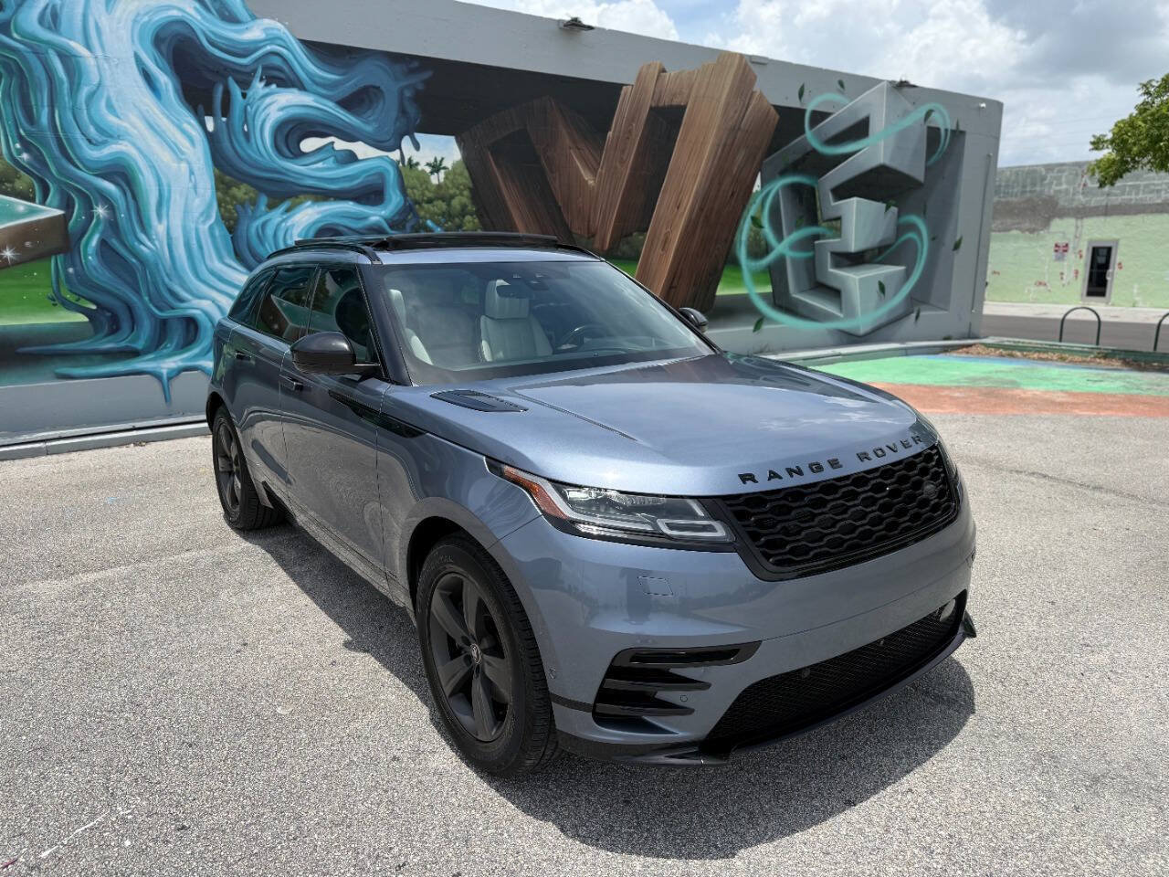 Used 2018 Land Rover Range Rover Velar R-Dynamic HSE AWD/4WD image 4