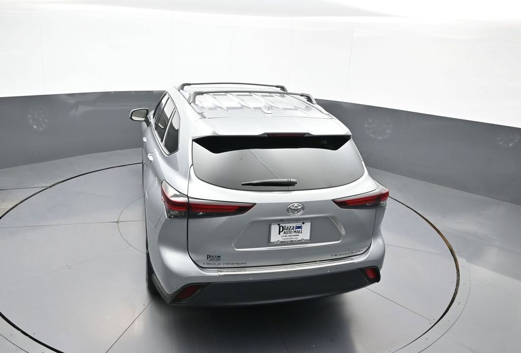 Certified 2024 Toyota Highlander Limited AWD/4WD image 41