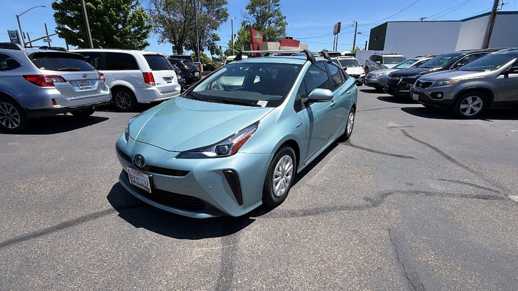 Used 2022 Toyota Prius LE FWD image 1