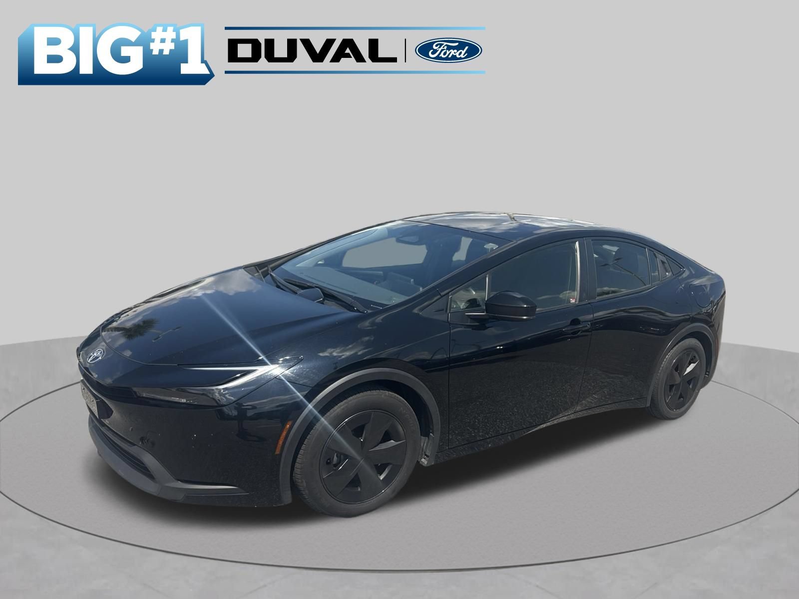 Used 2024 Toyota Prius LE FWD image 2