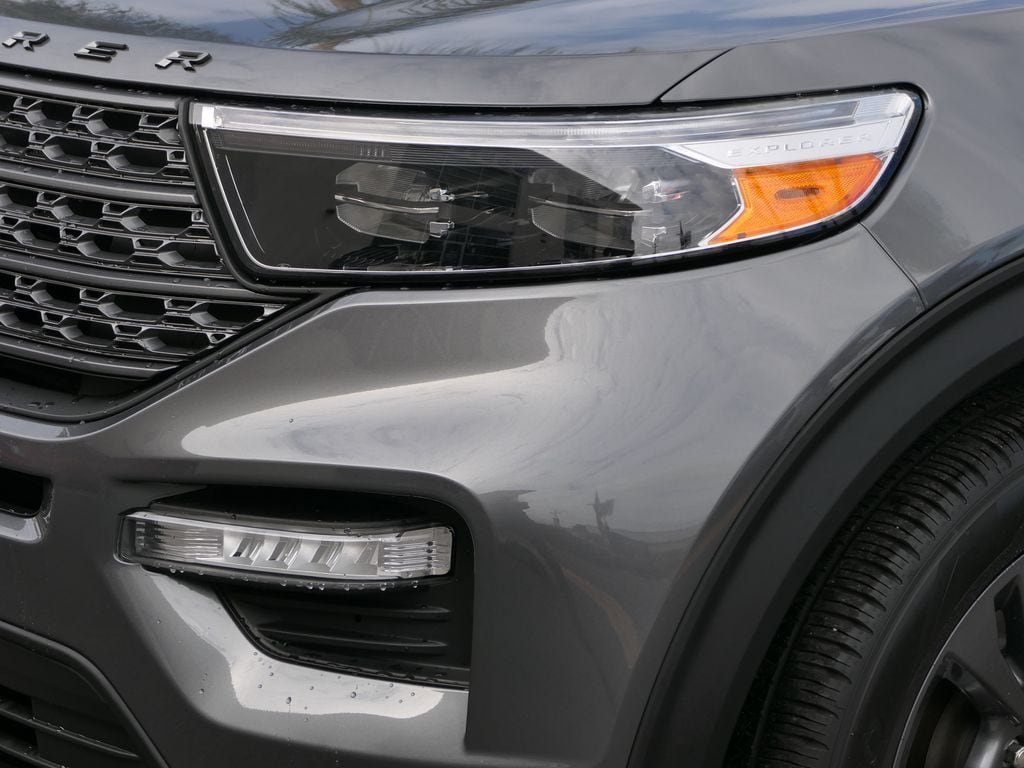 Used 2023 Ford Explorer XLT w/ Equipment Group 202A RWD image 10