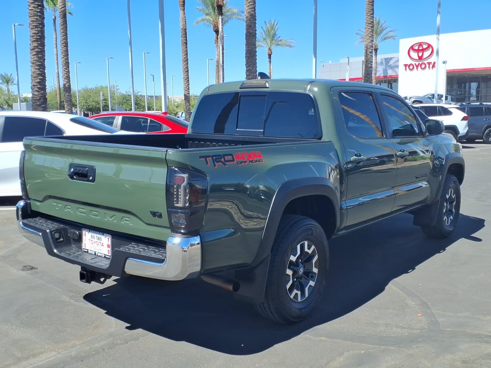 Used 2022 Toyota Tacoma TRD Off-Road AWD/4WD image 4