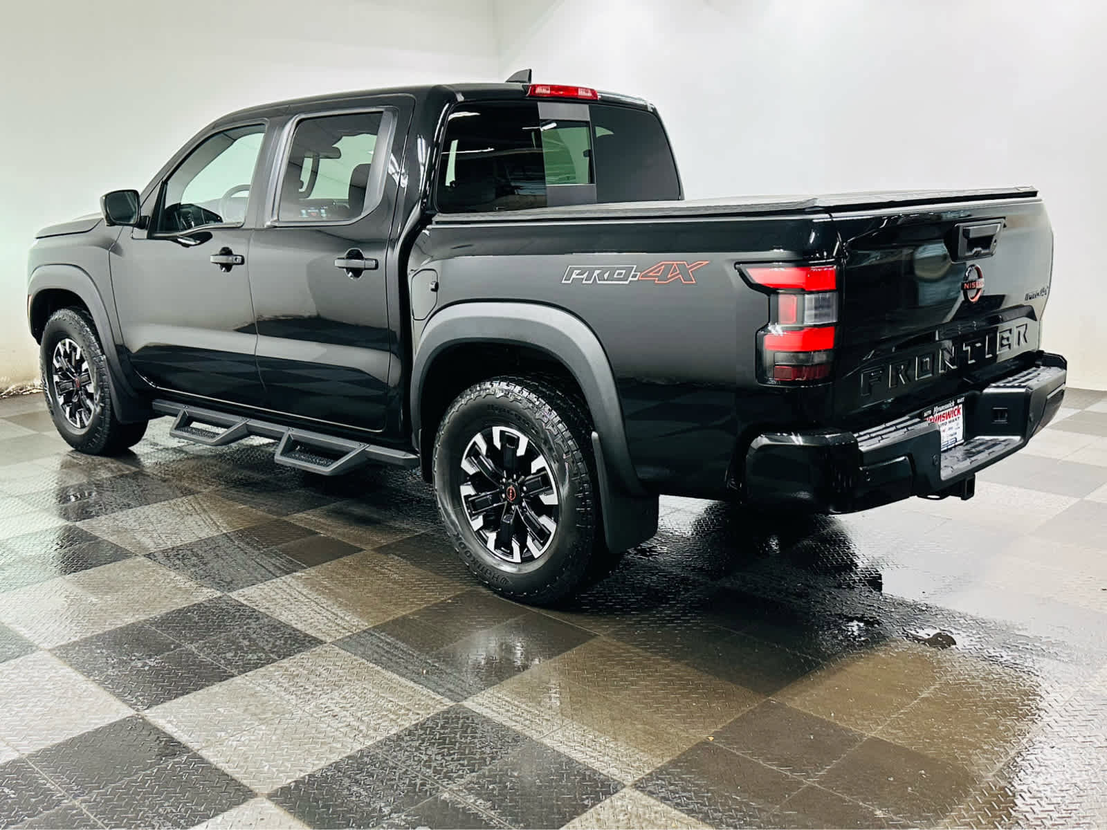 Used 2023 Nissan Frontier PRO-4X w/ Pro Convenience Package image 4