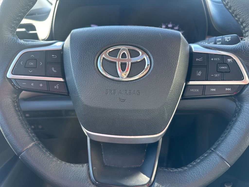 Used 2021 Toyota Sienna XLE image 21