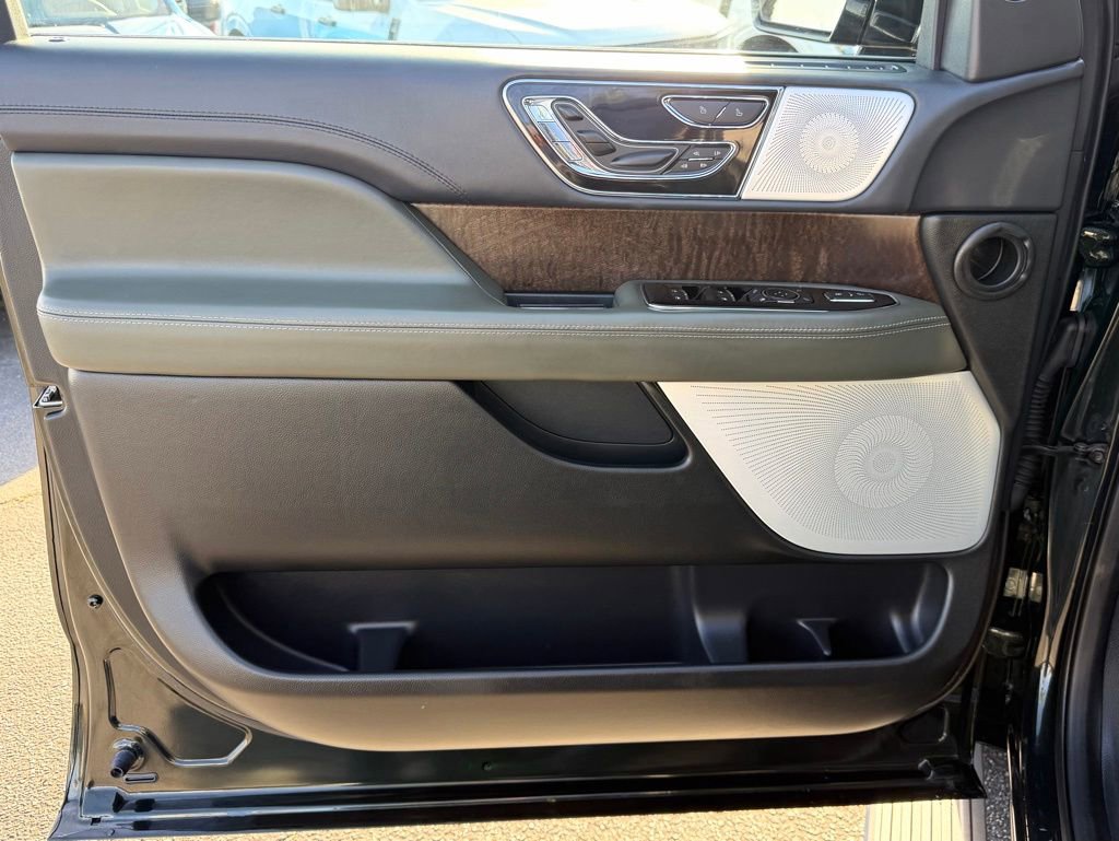 Used 2024 Lincoln Navigator Black Label image 13