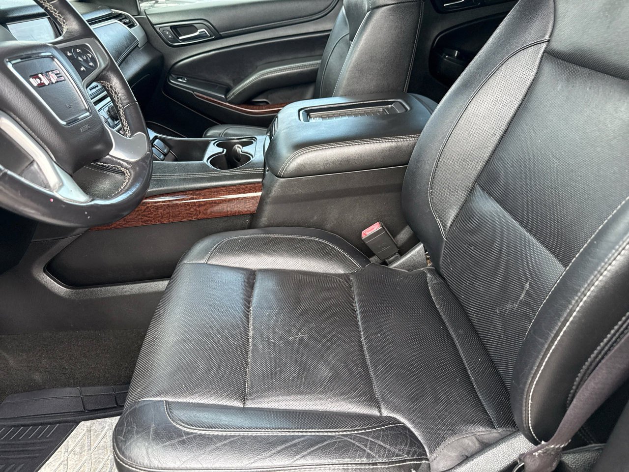 Used 2017 GMC Yukon XL SLT image 13