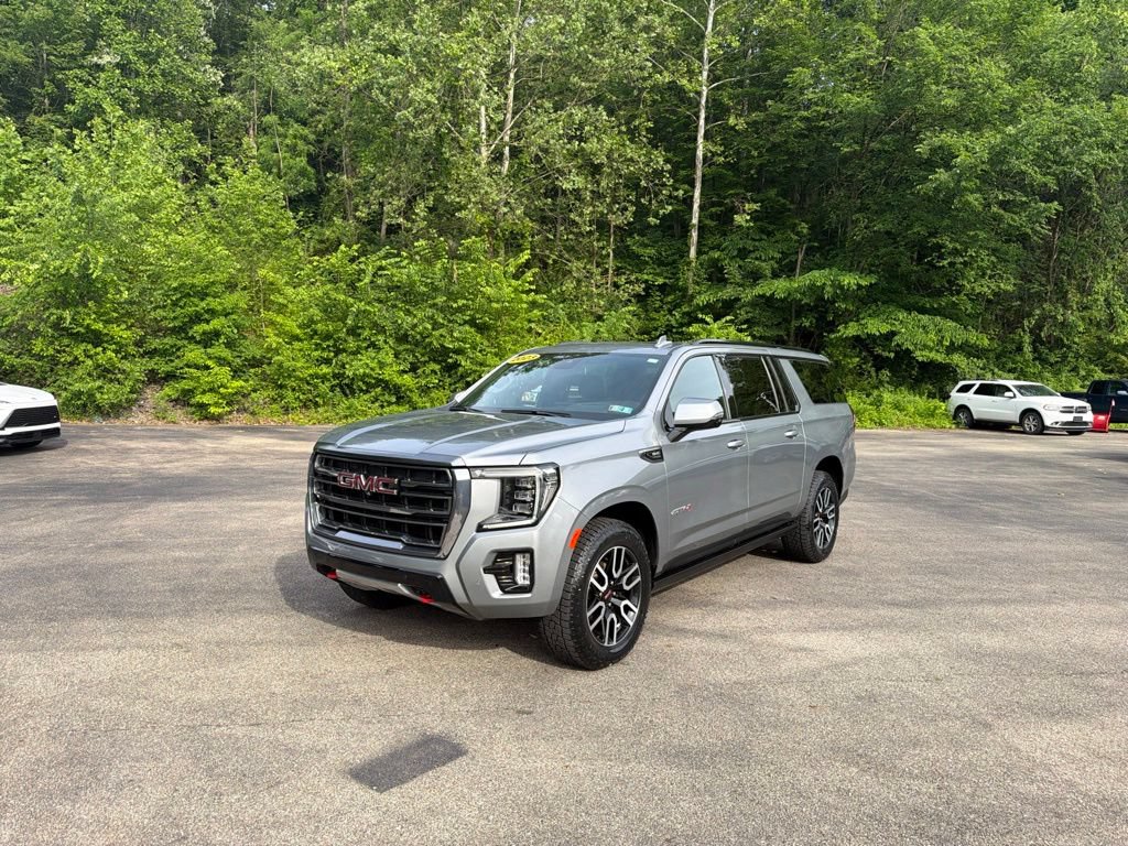 Used 2023 GMC Yukon XL AT4 w/ Technology Package AWD/4WD image 7