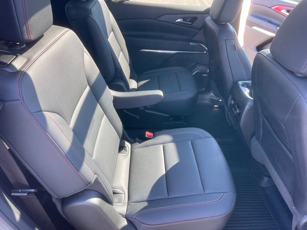 Used 2025 Chevrolet Traverse Z71 w/ Enhanced Driving Package image 26