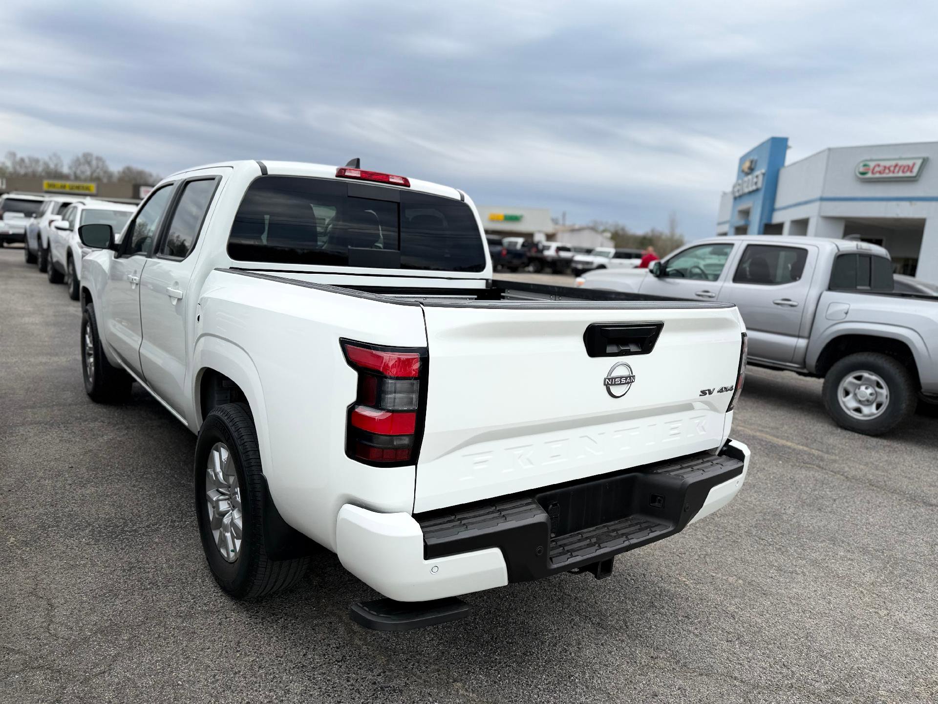 Used 2023 Nissan Frontier SV w/ SV Convenience Package AWD/4WD image 5