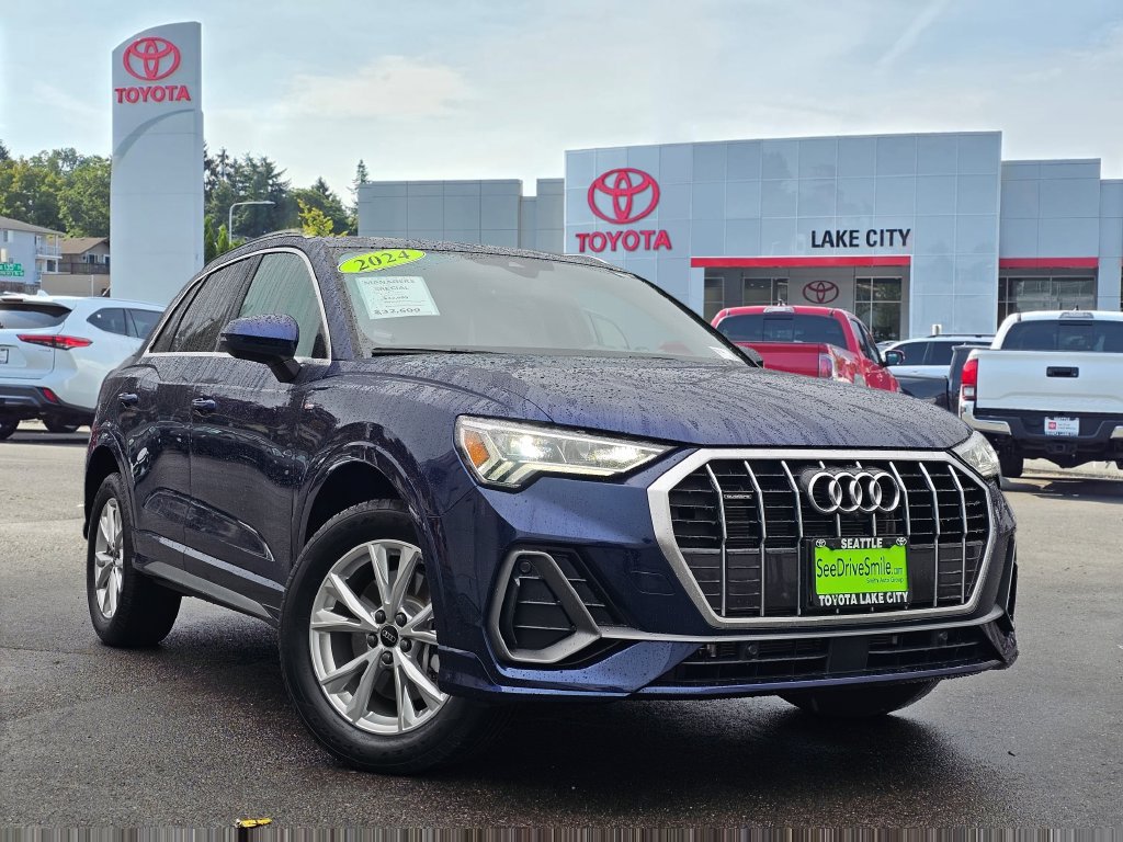 Used 2024 Audi Q3 2.0T Premium Plus w/ Premium Plus Package AWD/4WD image 2